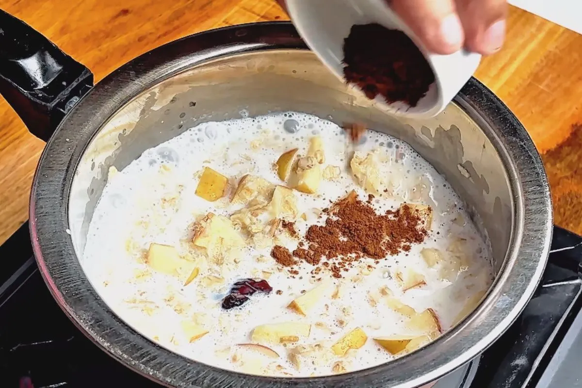 Apple Cinnamon Oatmeal